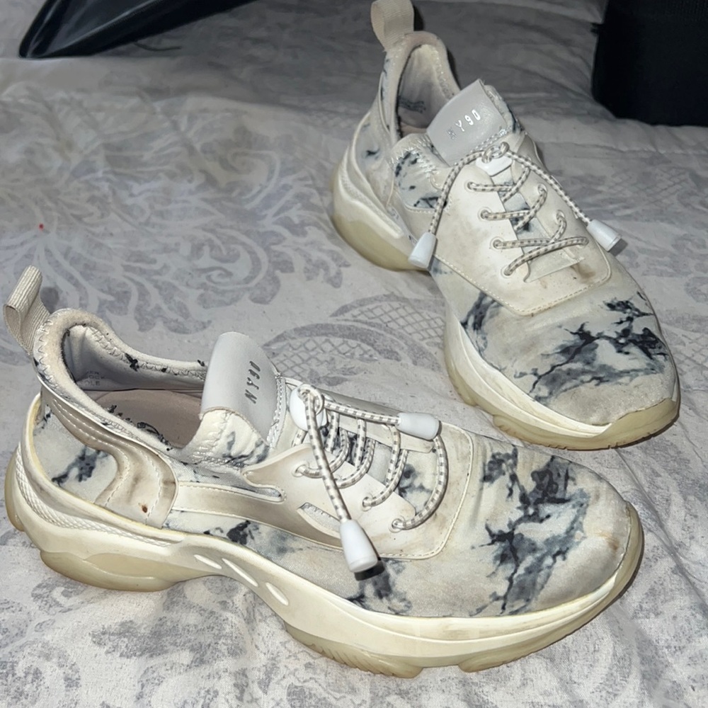 Steve Madden Marble Print